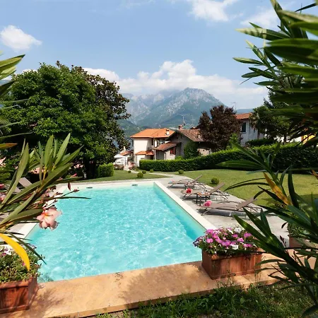 Sleeps 7 Pool Air Con Wifi Willa