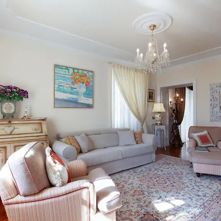 Sleeps 7 Pool Air Con Wifi *