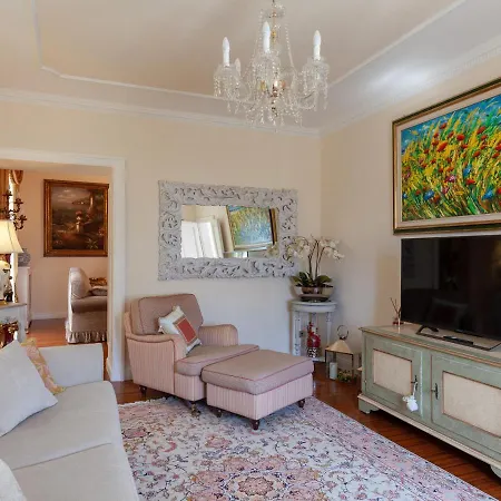 Sleeps 7 Pool Air Con Wifi * Oliveto Lario
